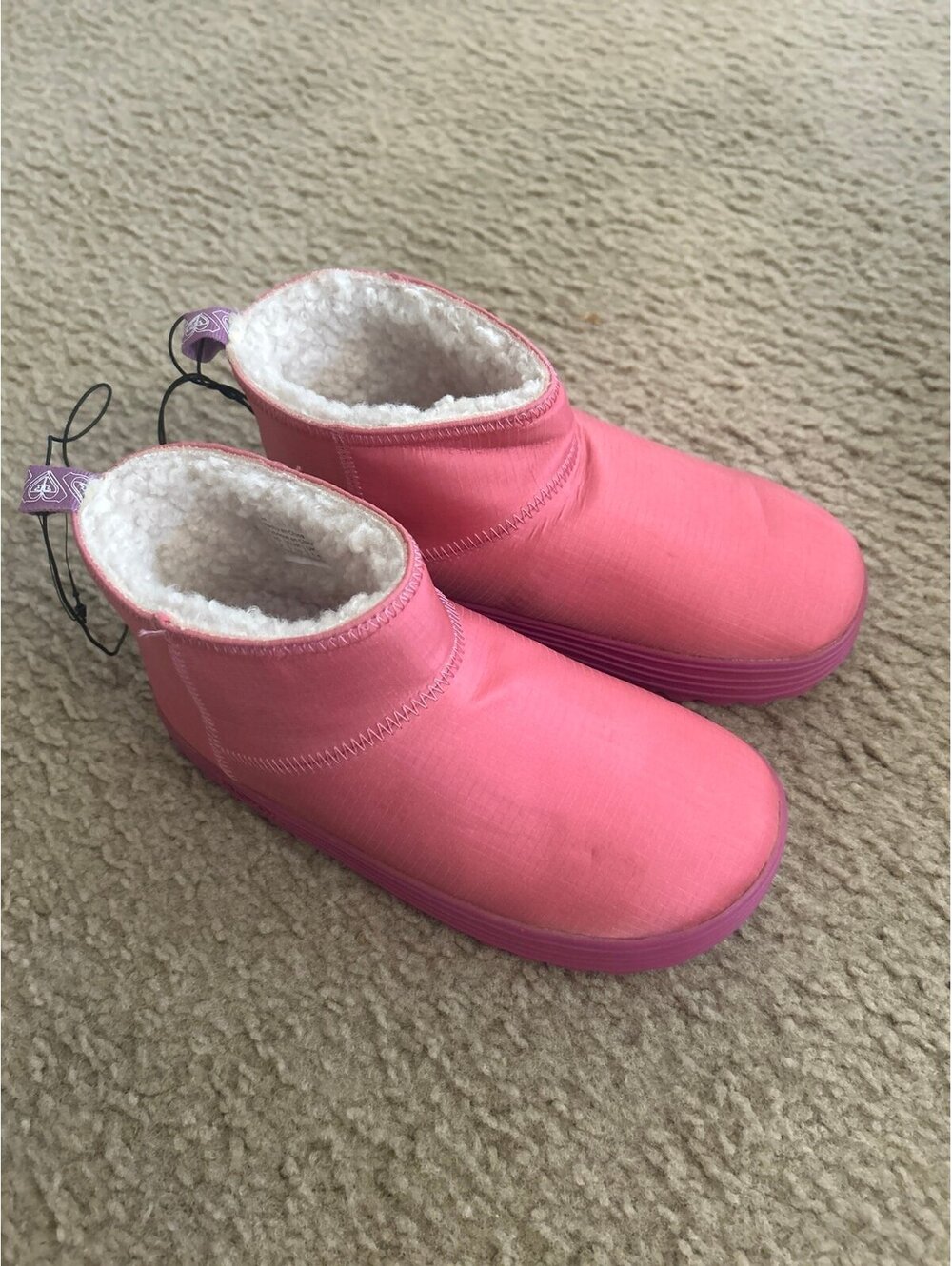 C422 boots borrows pink fluffy size 2 Roxy